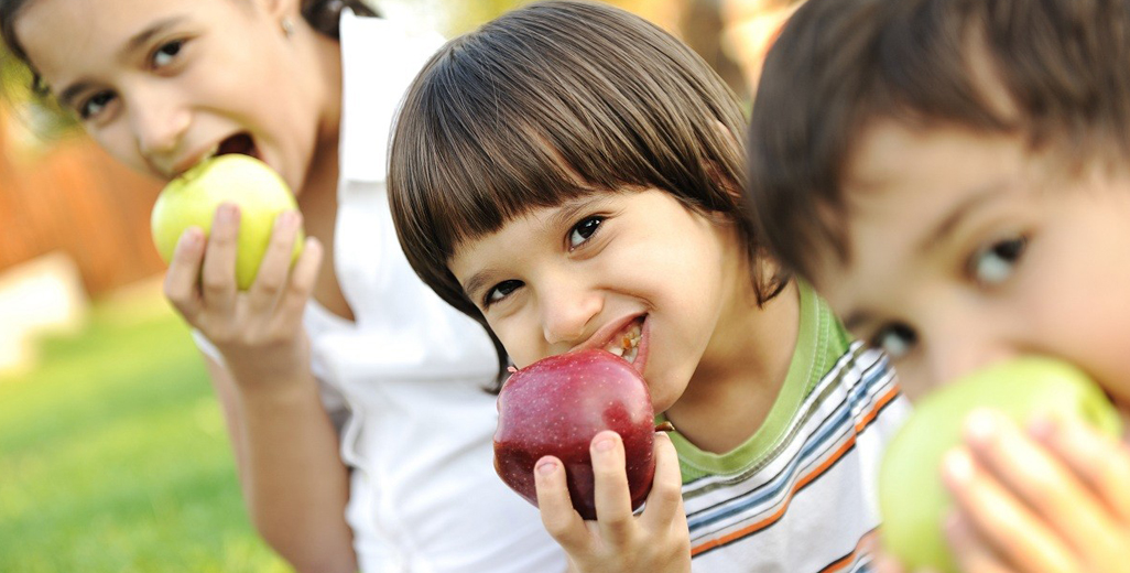 Корисні фрукти для дітей