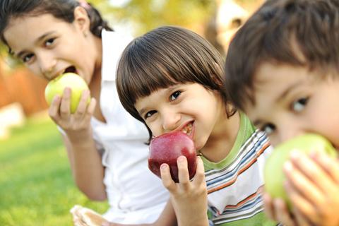 Корисні фрукти для дітей